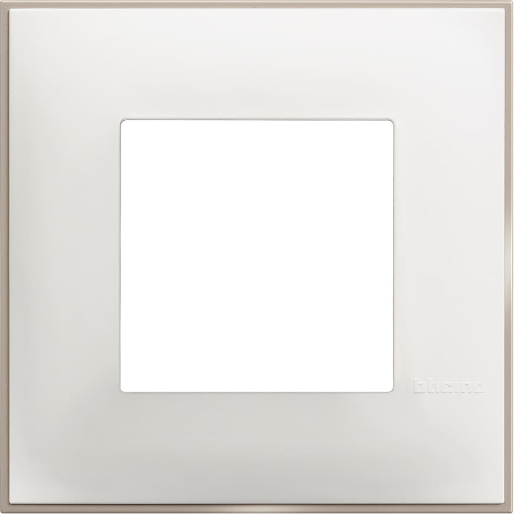 Рамка 1х 2M Бял сатен /блистер/ - bticino Classia R4802WS