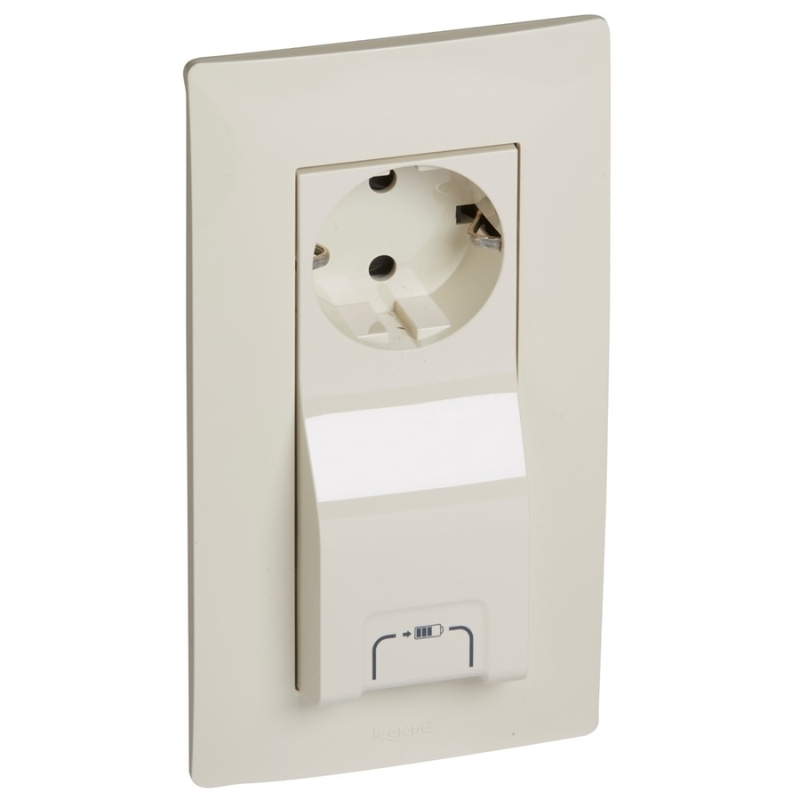 Контакт шуко 2P+E 16А + USB 1000mA Крем /до изчерпване/ - Legrand Niloe 764630