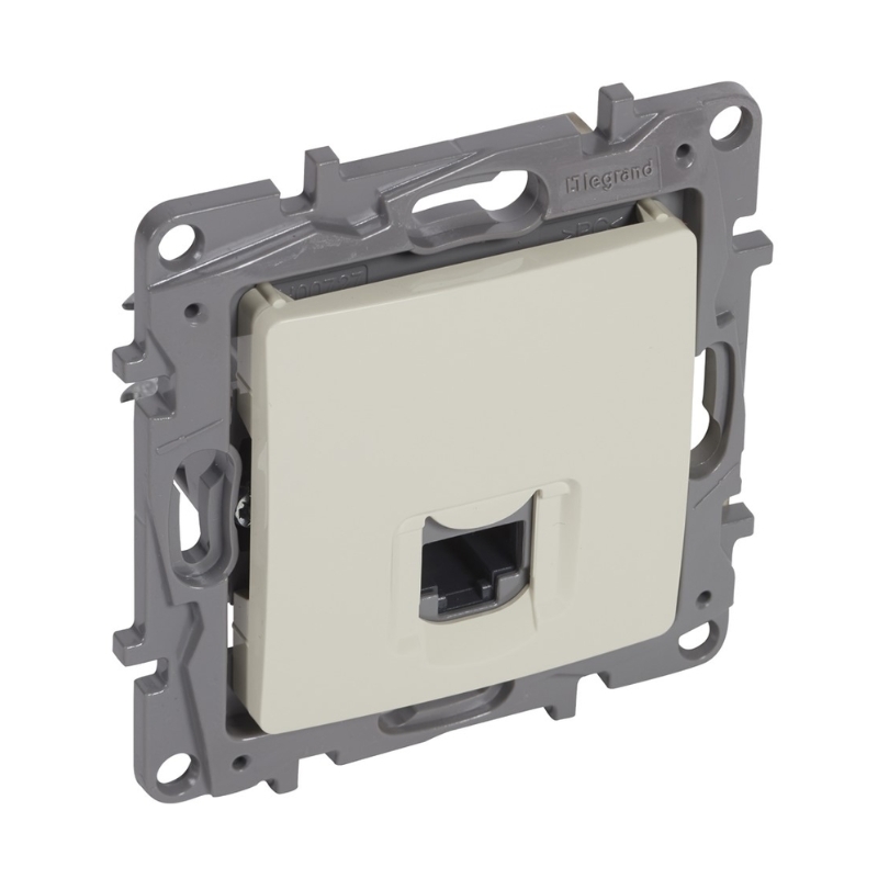 Розетка 1xRJ45 Cat. 6 UTP Крем - Legrand Niloe 764673
