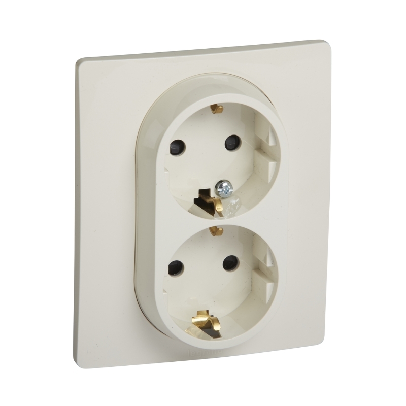 Контакт шуко двоен с рамка с детска защита 2P+E 16A Крем - Legrand Niloe 764644